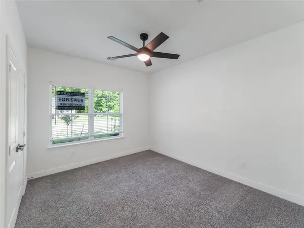 810 S Colbert ST, Dayton, TX 77535
