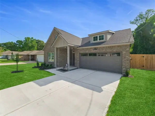 810 S Colbert ST, Dayton, TX 77535