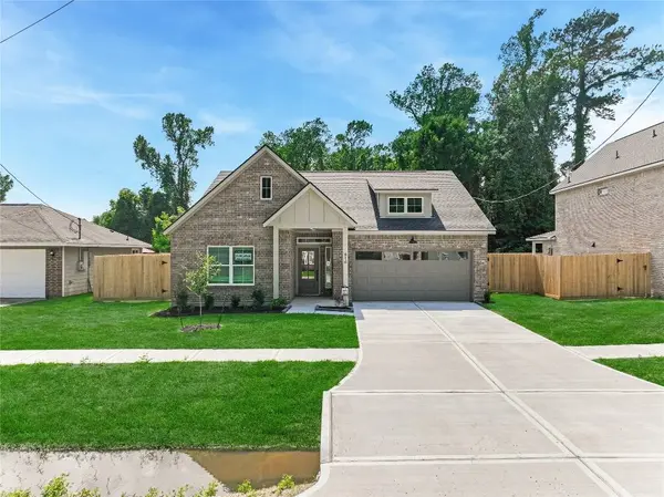 810 S Colbert ST, Dayton, TX 77535