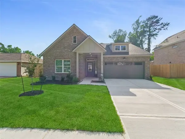 810 S Colbert ST, Dayton, TX 77535