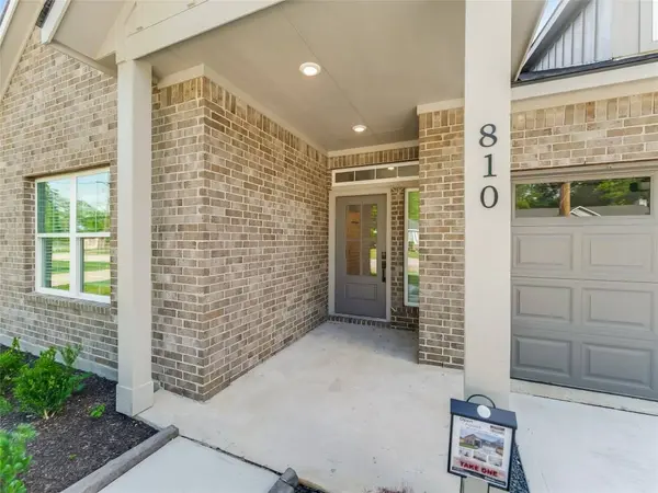 810 S Colbert ST, Dayton, TX 77535