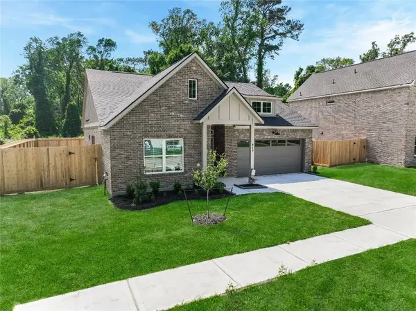 810 S Colbert ST, Dayton, TX 77535