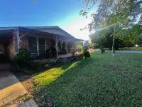 302 Mathis AVE