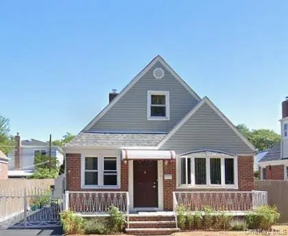 8135 257th ST, Glen Oaks, NY 11004