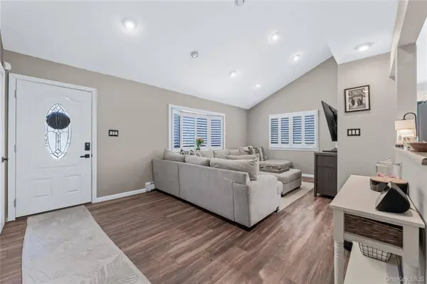 136 Patchogue AVE, Patchogue, NY 11772