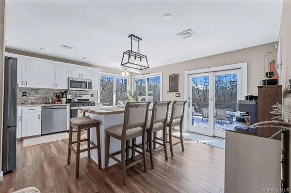 136 Patchogue AVE, Patchogue, NY 11772