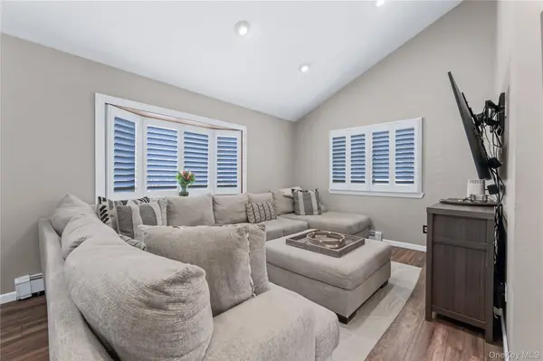 136 Patchogue AVE, Patchogue, NY 11772