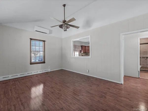 442 Oakwood RD, Huntington Station, NY 11746