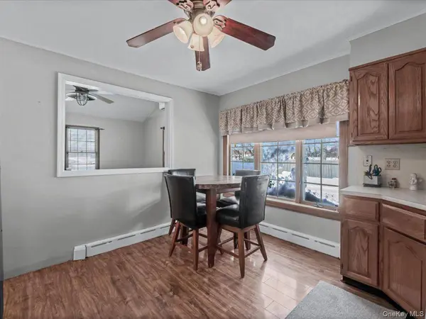 442 Oakwood RD, Huntington Station, NY 11746