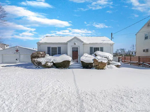 442 Oakwood RD, Huntington Station, NY 11746