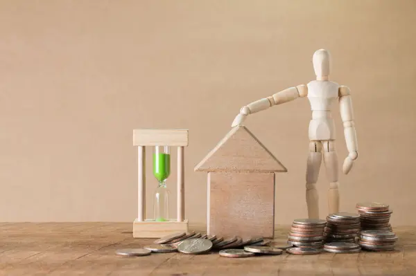 Mortgage Rates Remain Steady; Buyers Moving on Modest Decreases