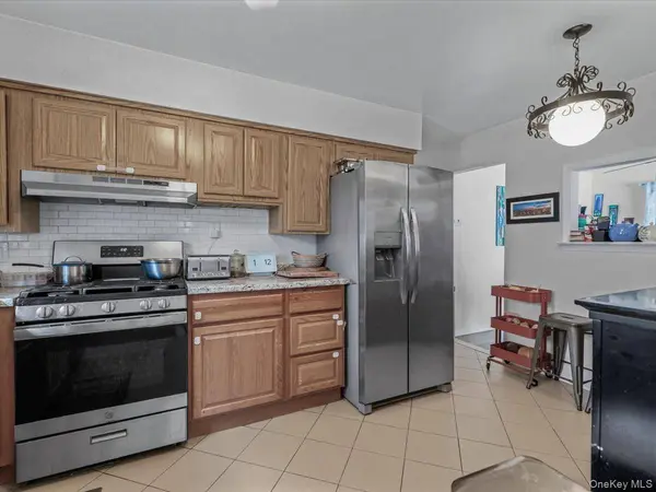 243-17 72nd AVE, Douglaston, NY 11362