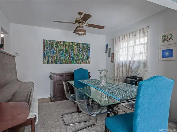 243-17 72nd AVE, Douglaston, NY 11362
