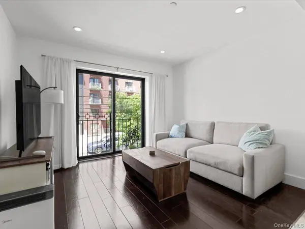 1440 31st AVE #2F, Astoria, NY 11106