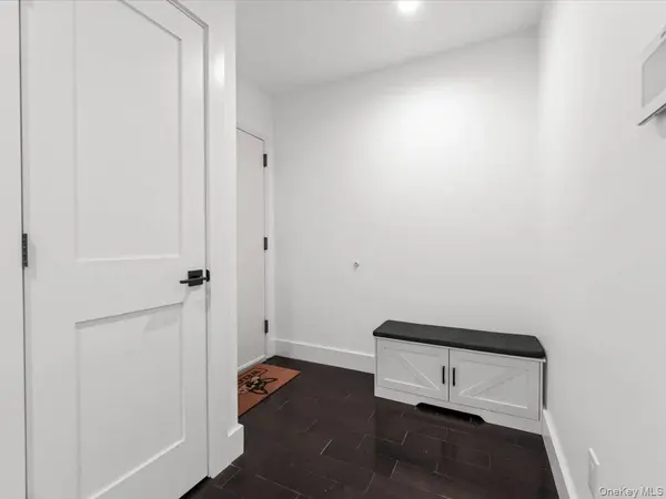 1440 31st AVE #2F, Astoria, NY 11106
