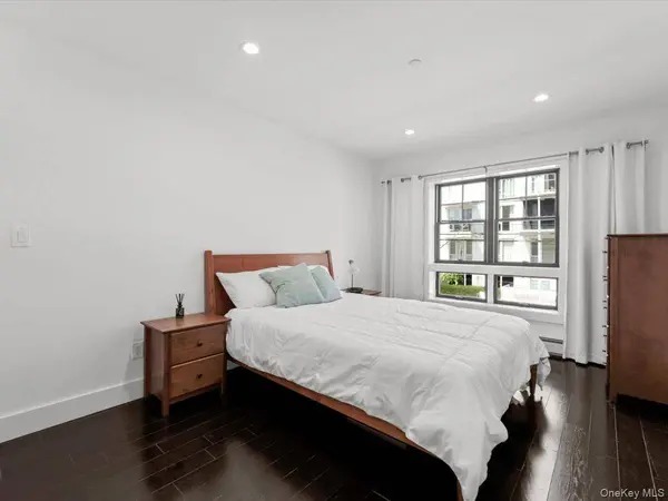 1440 31st AVE #2F, Astoria, NY 11106