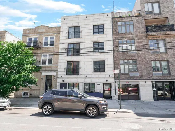 1440 31st AVE #2F, Astoria, NY 11106