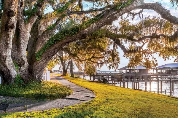 feature image of Is Fairhope, Alabama a Good Place to Live? 2026 Local Guide