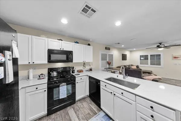 8929 Braided Yarn AVE, Las Vegas, NV 89149