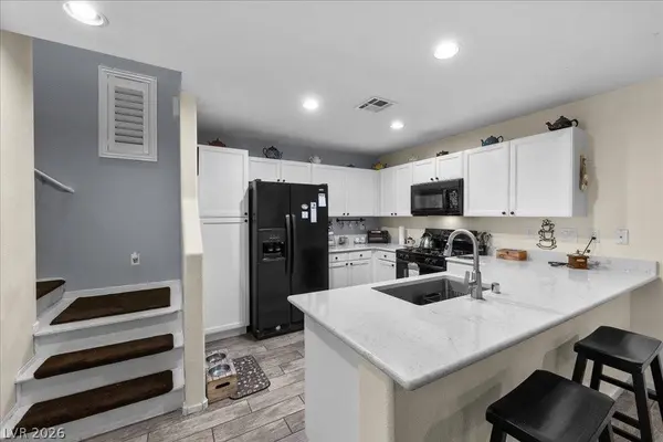 8929 Braided Yarn AVE, Las Vegas, NV 89149