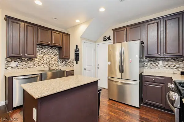 8120 Satin Carnation LN, Las Vegas, NV 89166