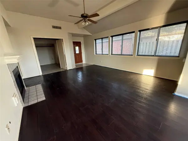 8109 Catalpa ST, Texas City, TX 77591
