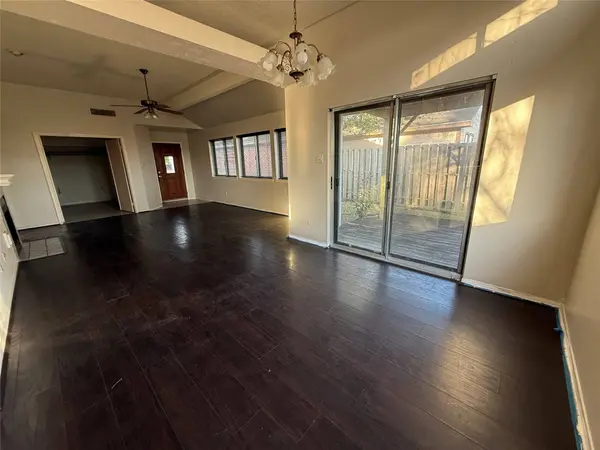 8109 Catalpa ST, Texas City, TX 77591