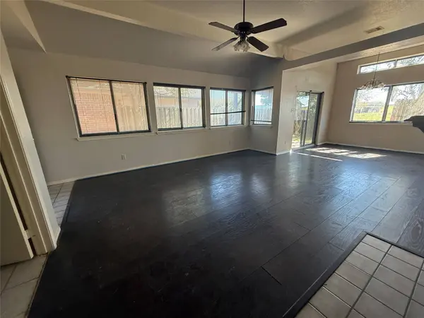 8109 Catalpa ST, Texas City, TX 77591