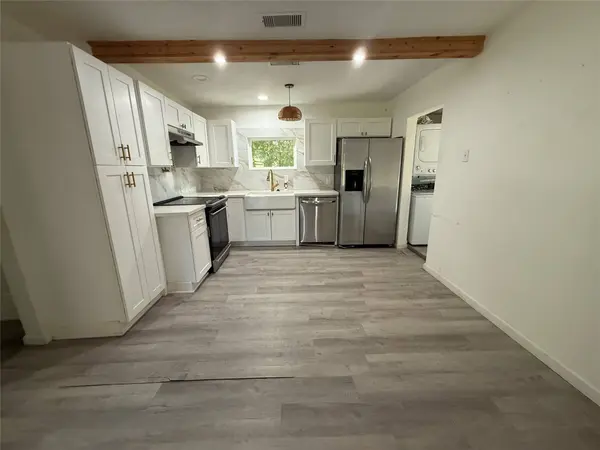 221 18th AVE N, Texas City, TX 77590