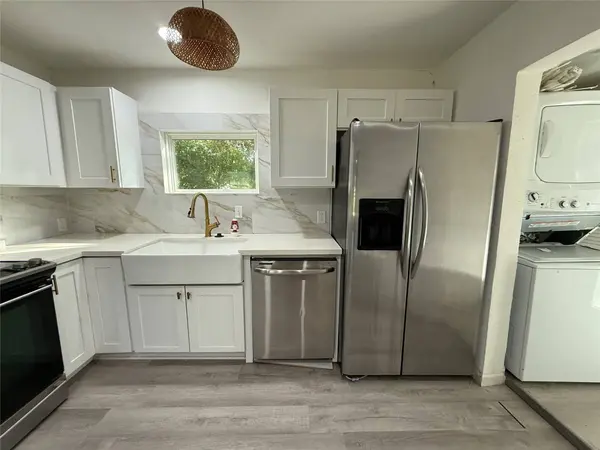 221 18th AVE N, Texas City, TX 77590