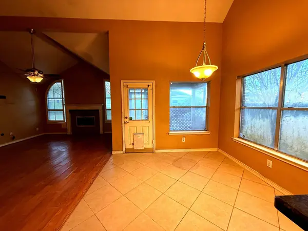 914 Chase Creek CIR, Bacliff, TX 77518