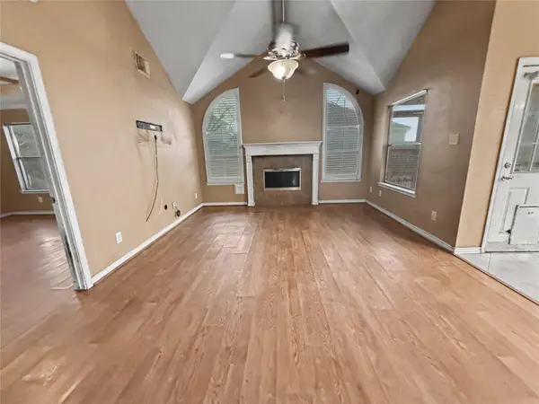 914 Chase Creek CIR, Bacliff, TX 77518