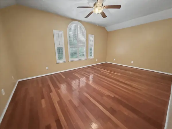 914 Chase Creek CIR, Bacliff, TX 77518