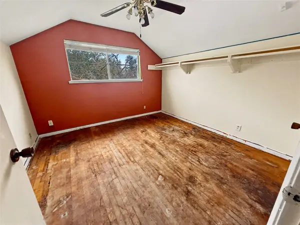 613 Center Way ST, Lake Jackson, TX 77566