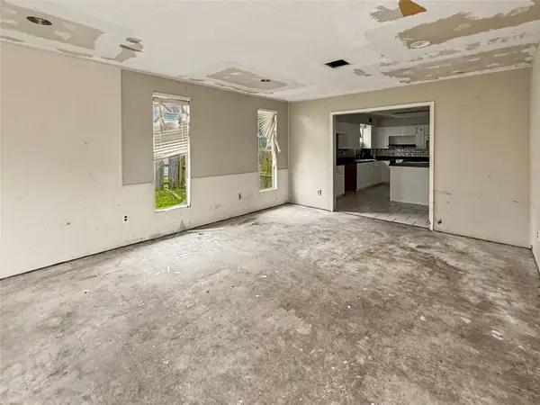 613 Center Way ST, Lake Jackson, TX 77566