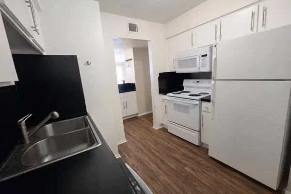 217 Church St #201, Galveston, TX 77550