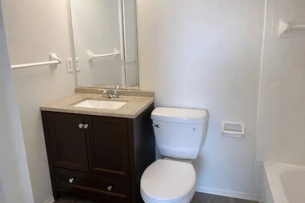 217 Church St #201, Galveston, TX 77550