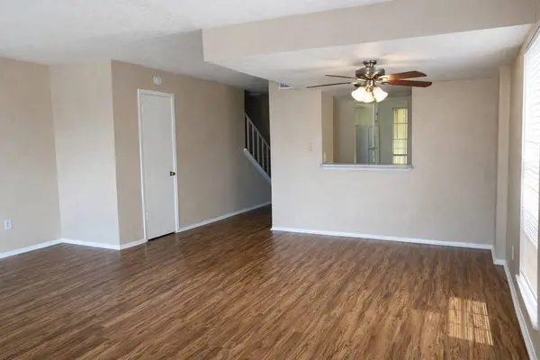 217 Church St #201, Galveston, TX 77550