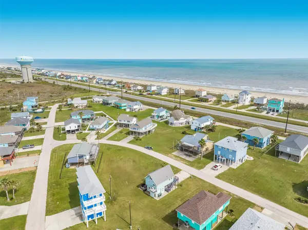 22818 Buena ST, Galveston, TX 77554