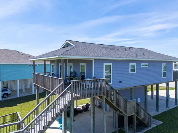 18607 Warrior RD, Galveston, TX 77554