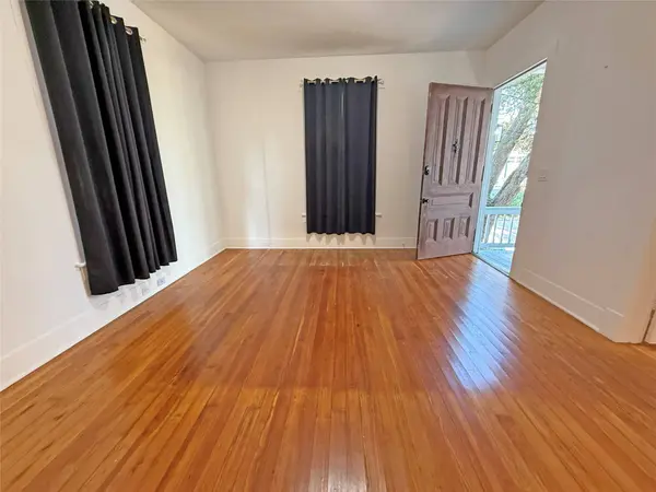 1415 Moody AVE, Galveston, TX 77550