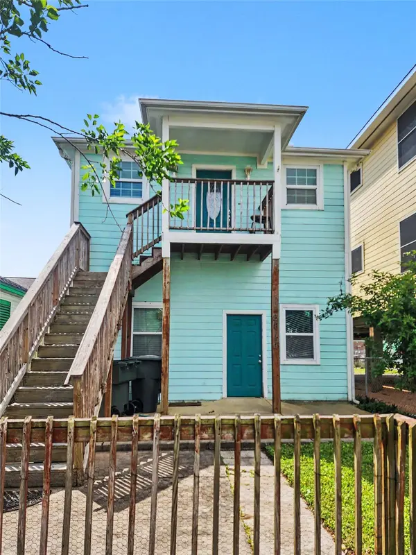 5617 Avenue R 1/2, Galveston, TX 77551