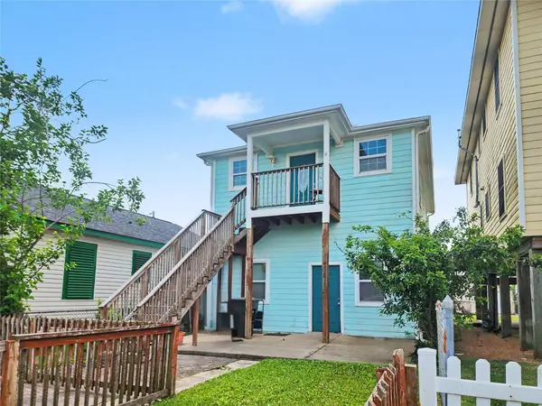 5617 Avenue R 1/2, Galveston, TX 77551