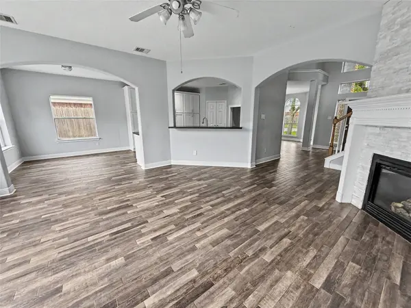 3736 Armand DR, Dickinson, TX 77539