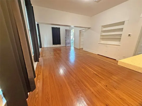1415 Moody AVE, Galveston, TX 77550