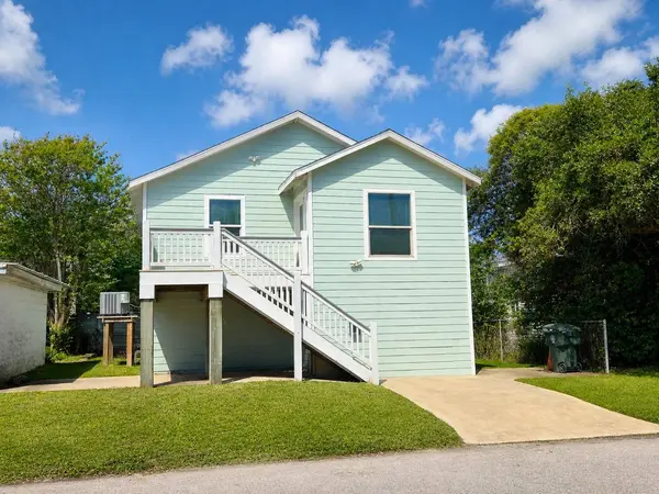 2215 46th ST, Galveston, TX 77551