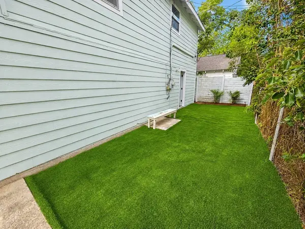 2215 46th ST, Galveston, TX 77551
