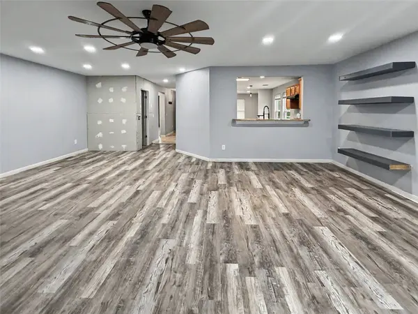 3415 E Bayou DR, Shoreacres, TX 77571