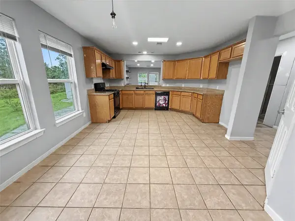 3415 E Bayou DR, Shoreacres, TX 77571