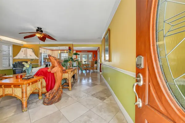 7806 Pruitt DR, Galveston, TX 77554